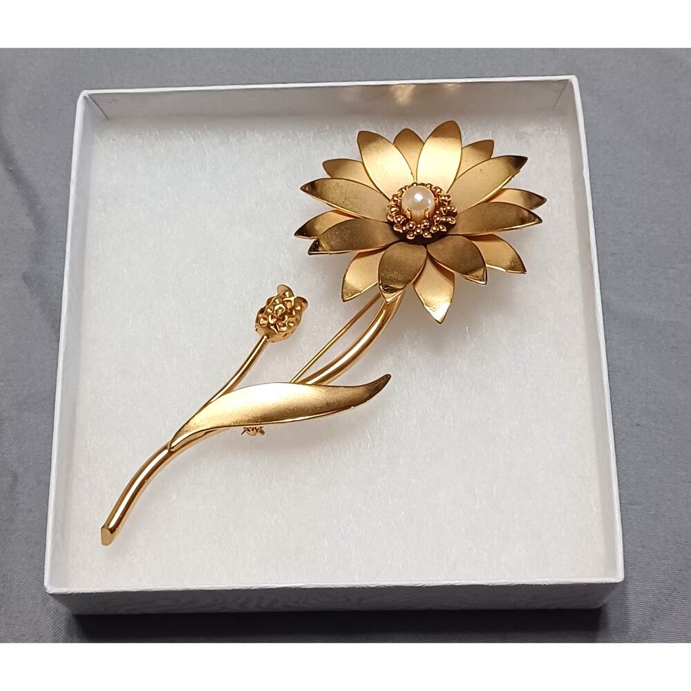 Vintage Flower 4" Brooch